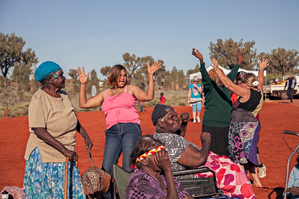 Juno Gemes - Nellie Patterson & Granddaughter Celebrating Uluru Hand back 25th Anniversary